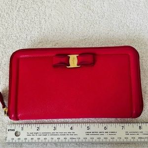 COPY - ✨Ferragamo Vara Bow Continental Wallet✨